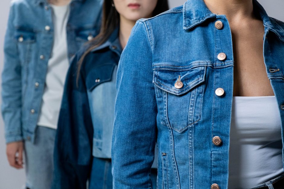 5 façons simples de porter une veste en jean