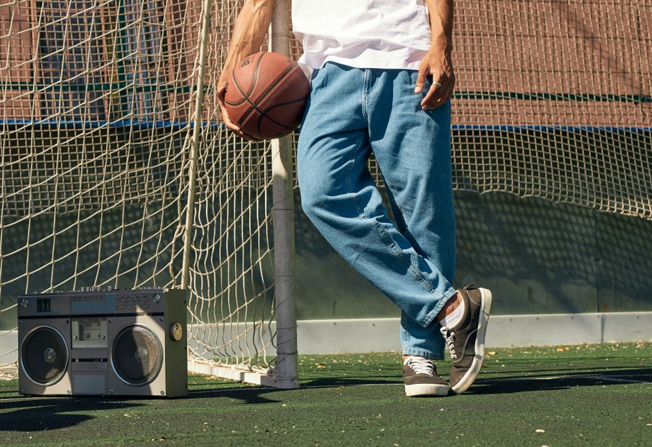 Le retour des baskets rétro : comment les styliser