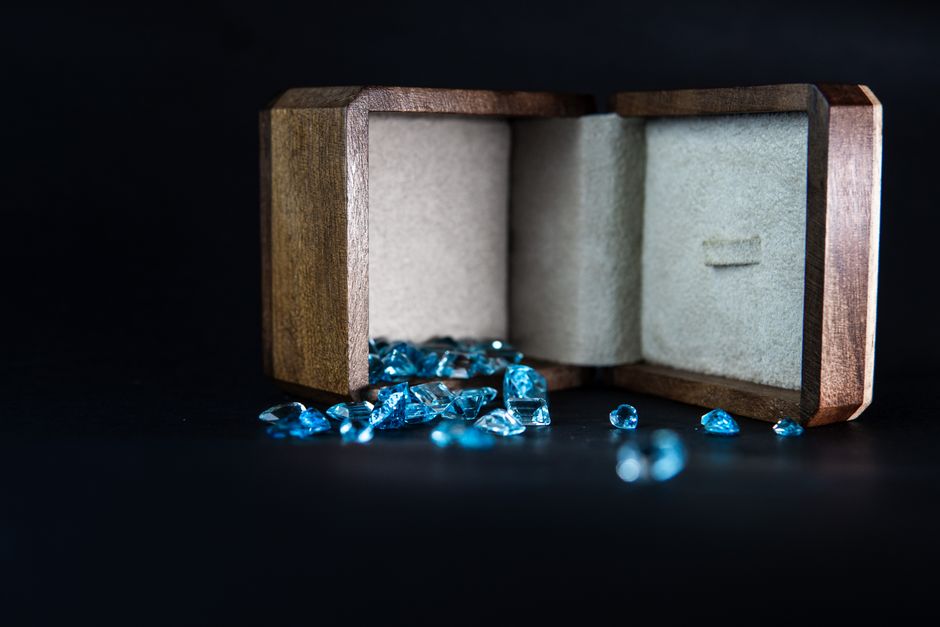 Nettoyer et ranger ses bijoux sans les abîmer