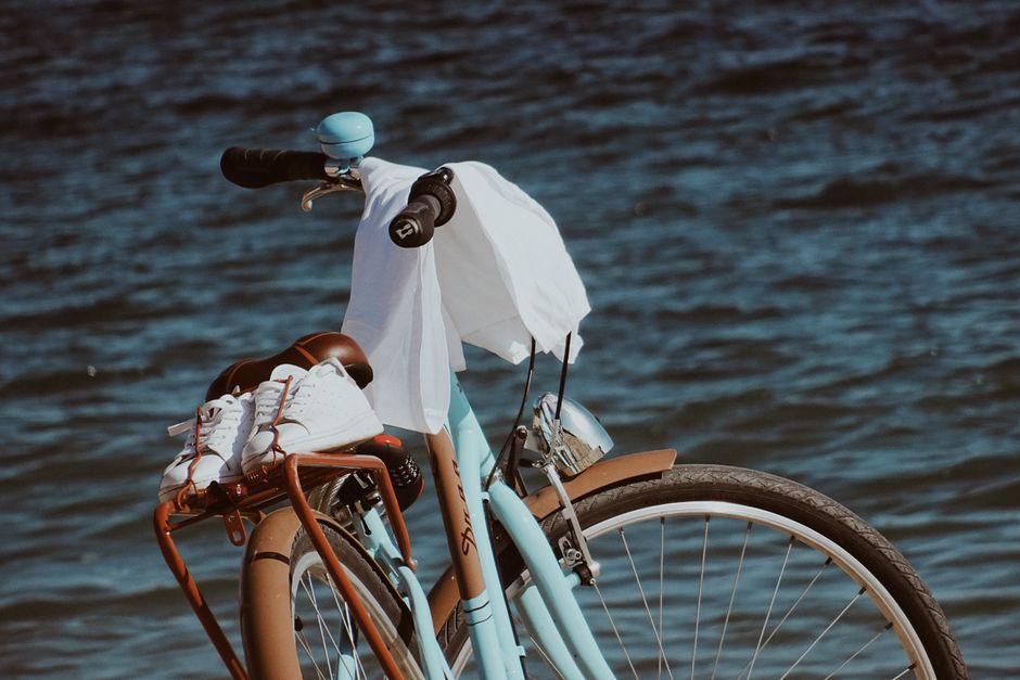 Le retour des baskets rétro : comment les styliser