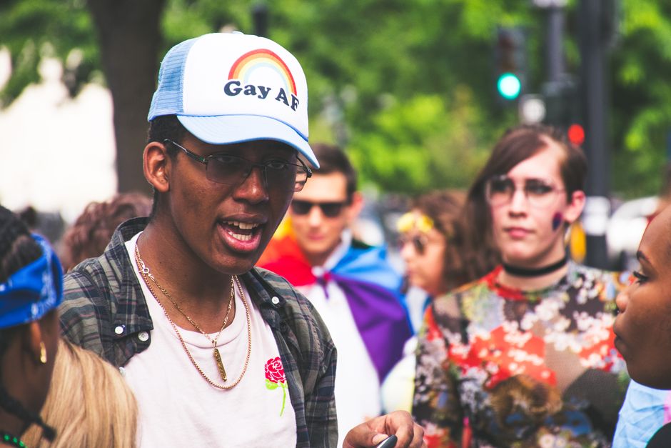Accessoires street : casquette, lunettes, ceinture