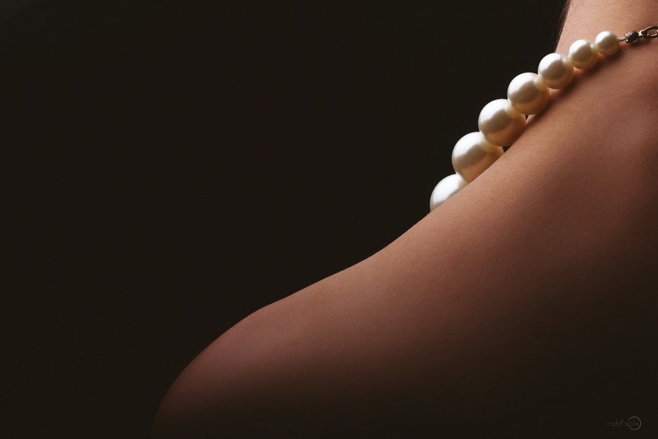 Colliers : trouver la bonne longueur selon son décolleté